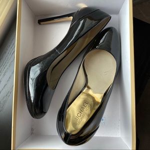 Michael Kors Yasmin Pump